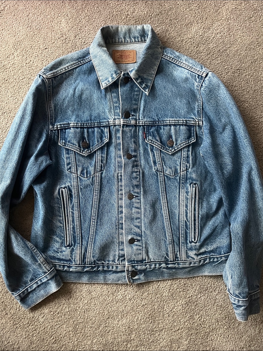 1980 Levi's Light Blue Denim Trucker Jacket - Men's Classic Truckers Style